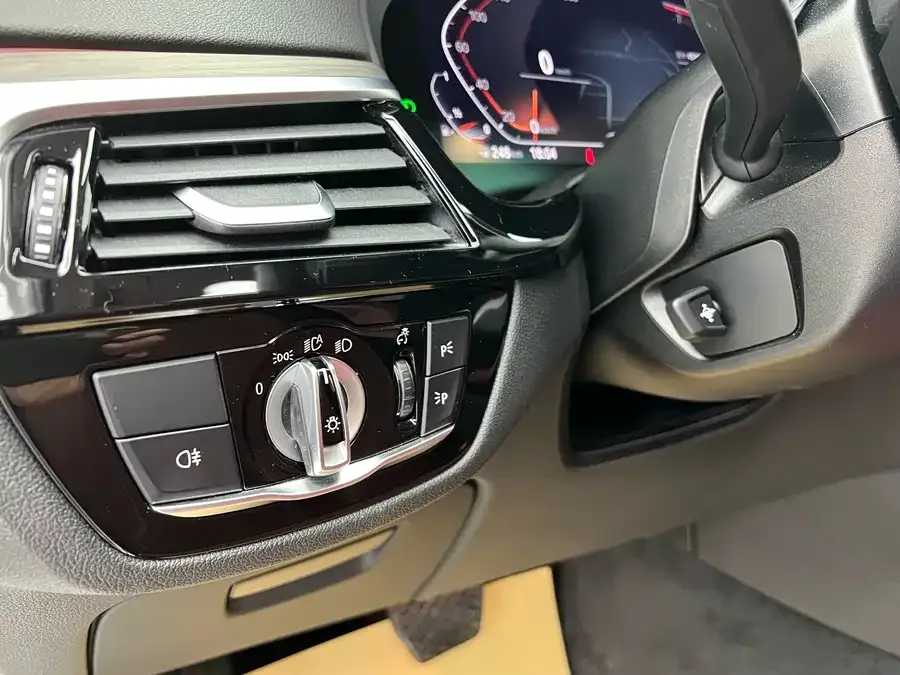 BMW 5 Series BMW 5 Series 2022 530Li Leading Luxury Package 2022 — миниатюра 2