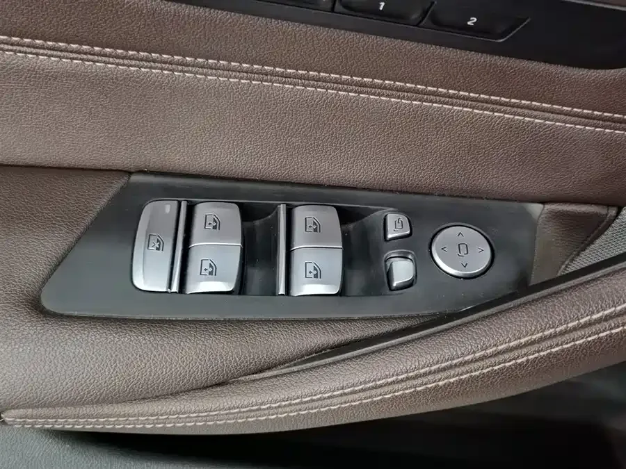 BMW 5 Series BMW 5 Series 2022 525Li Luxury Package 2022 — миниатюра 3