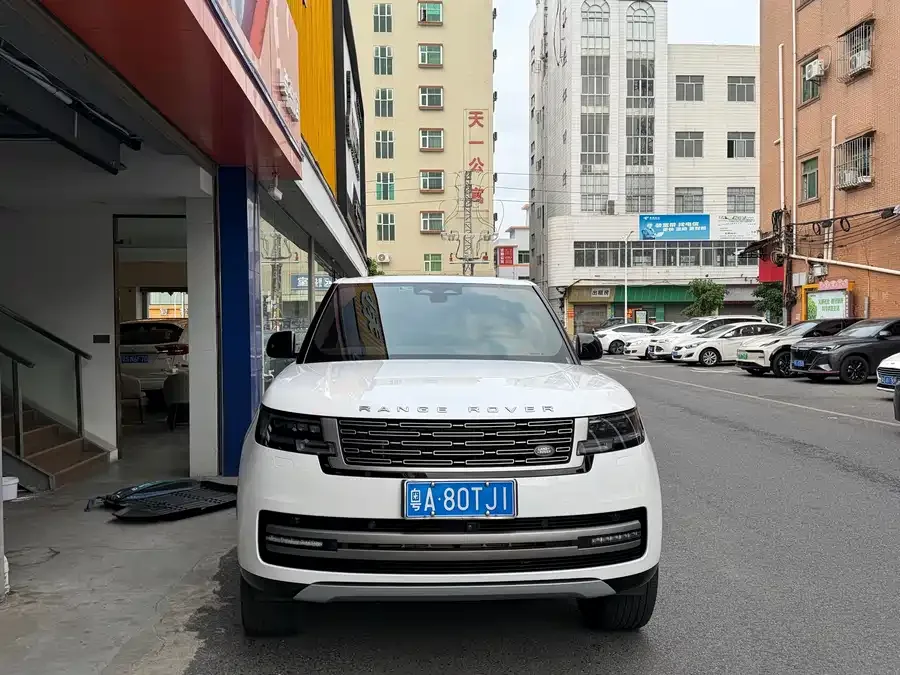 Land Rover Range Rover Range Rover 2023 3.0 L6 360PS Grand Edition 2023 — миниатюра 3