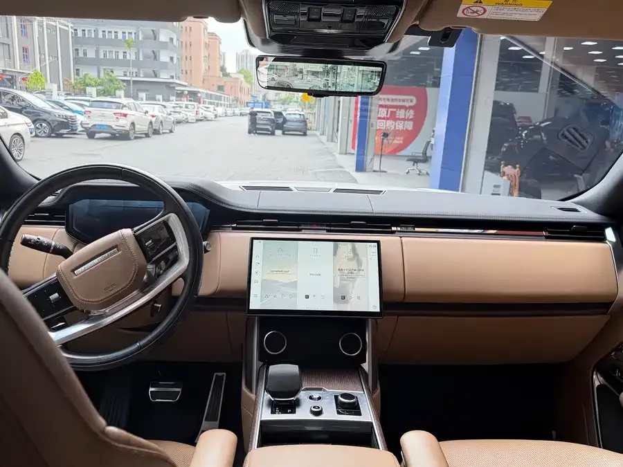 Land Rover Range Rover Range Rover 2023 3.0 L6 360PS Grand Edition 2023 — миниатюра 4