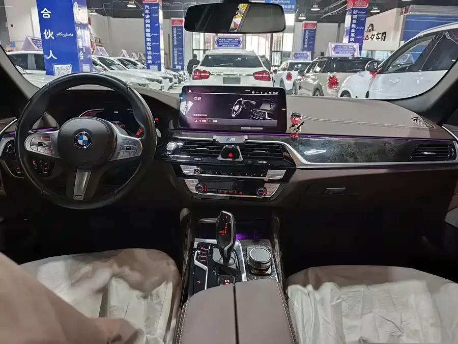 BMW 5 Series BMW 5 Series 2022 facelift 525Li M sports package 2023 — миниатюра 2