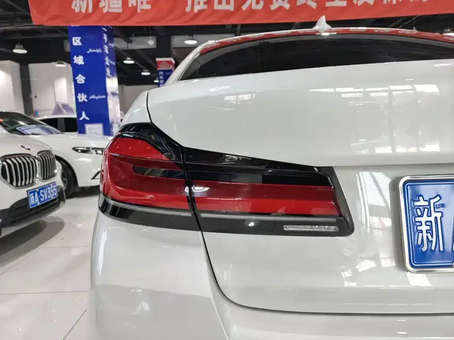 BMW 5 Series BMW 5 Series 2022 facelift 525Li M sports package 2023 — миниатюра 5