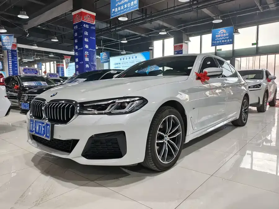 BMW 5 Series BMW 5 Series 2022 facelift 525Li M sports package 2023 — фото 1, купить с доставкой в Москву