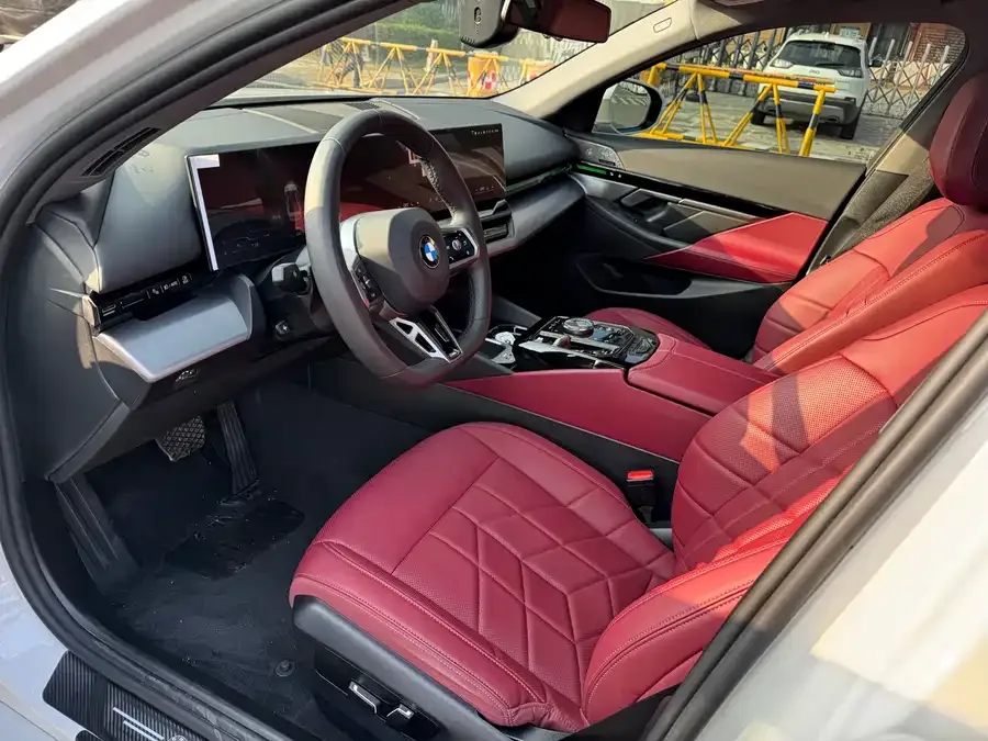 BMW 5 Series BMW 5 Series 2024 525Li M Sports Package 2024 — миниатюра 4