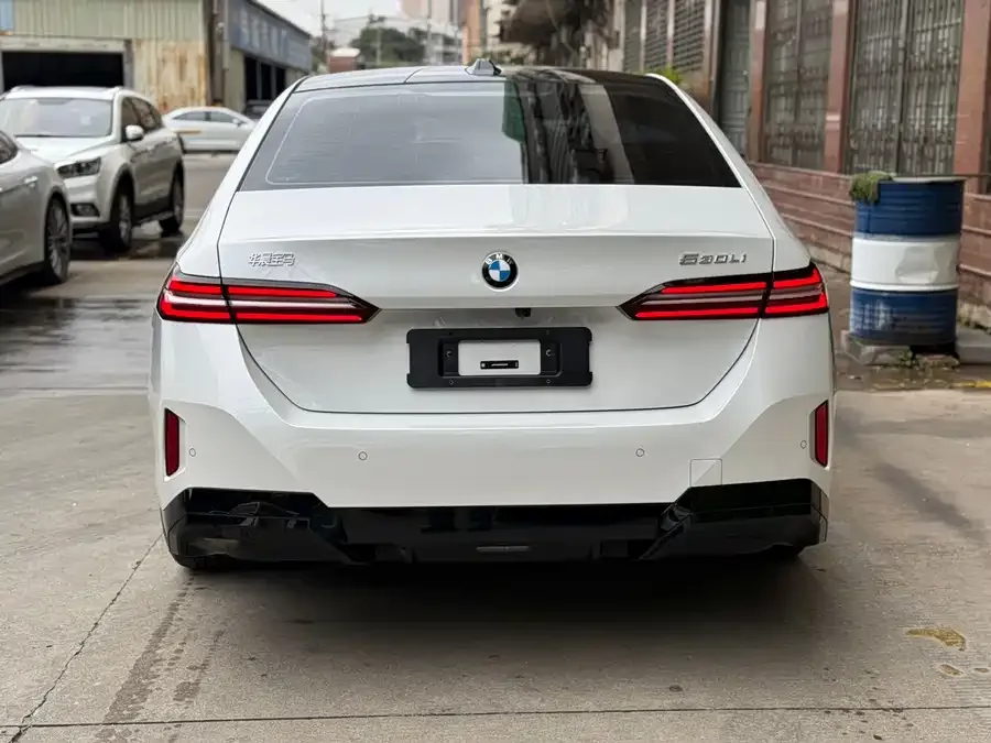 BMW 5 Series BMW 5 Series 2025 530Li Exclusive M Sport Package 2025 — миниатюра 2