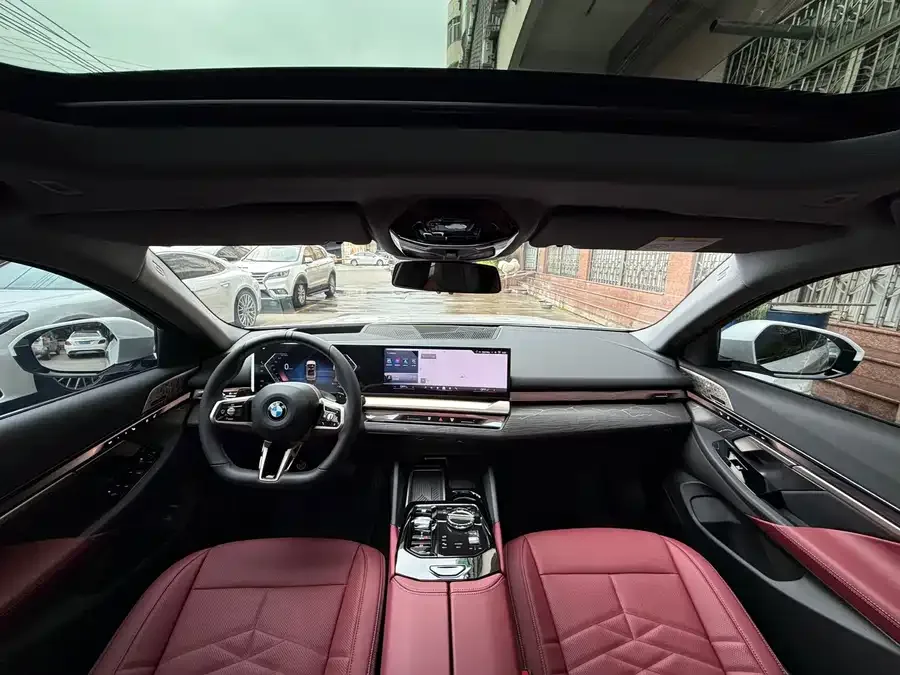 BMW 5 Series BMW 5 Series 2025 530Li Exclusive M Sport Package 2025 — миниатюра 3