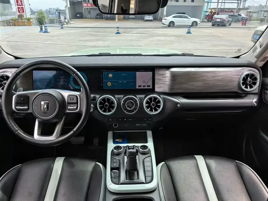 Tank 300 Tank 300 2023 City Edition 2.0T Very Stylish 2023 — миниатюра 2