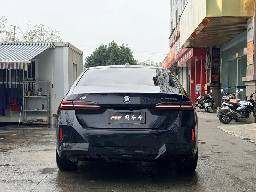 BMW i5 2025 eDrive 35L M Sport Package 2026 — миниатюра 4