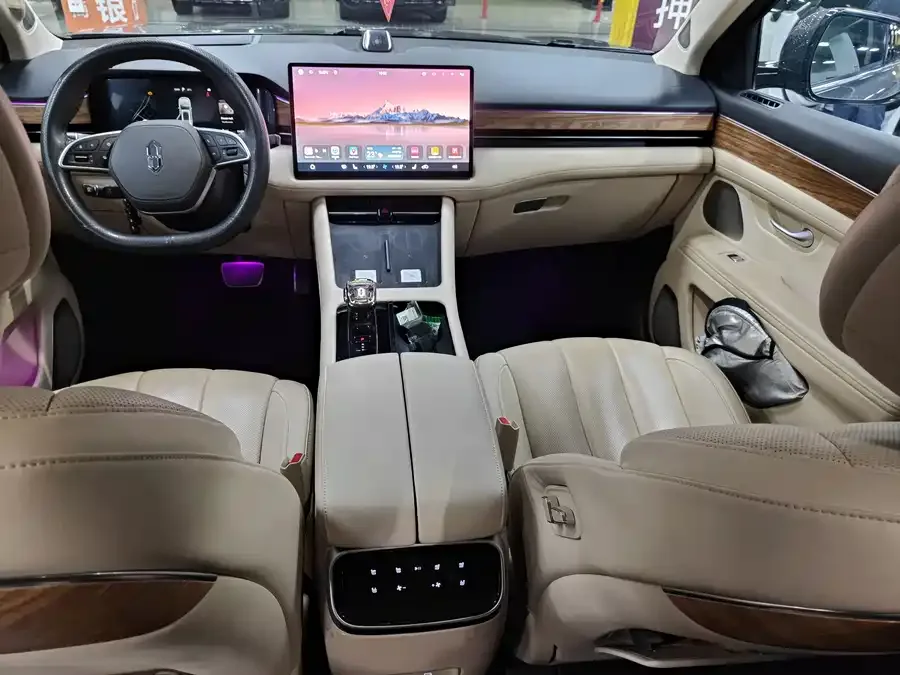 AITO M7 QM7 2022 1.5T 4WD Luxury Edition 2023 — миниатюра 3