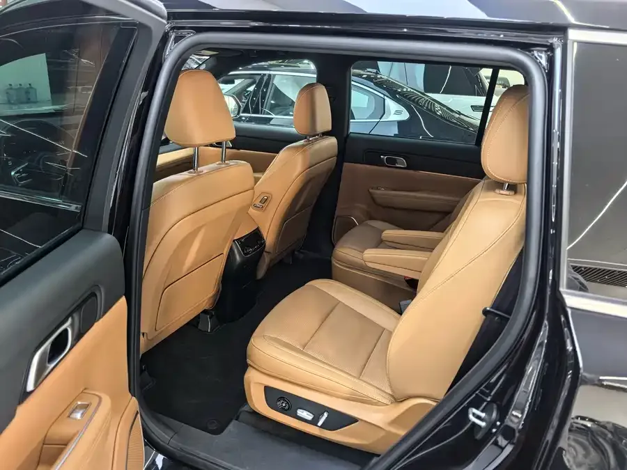 Li Xiang One Ideal ONE 2021 extended range 6-seater version 2022 — миниатюра 4