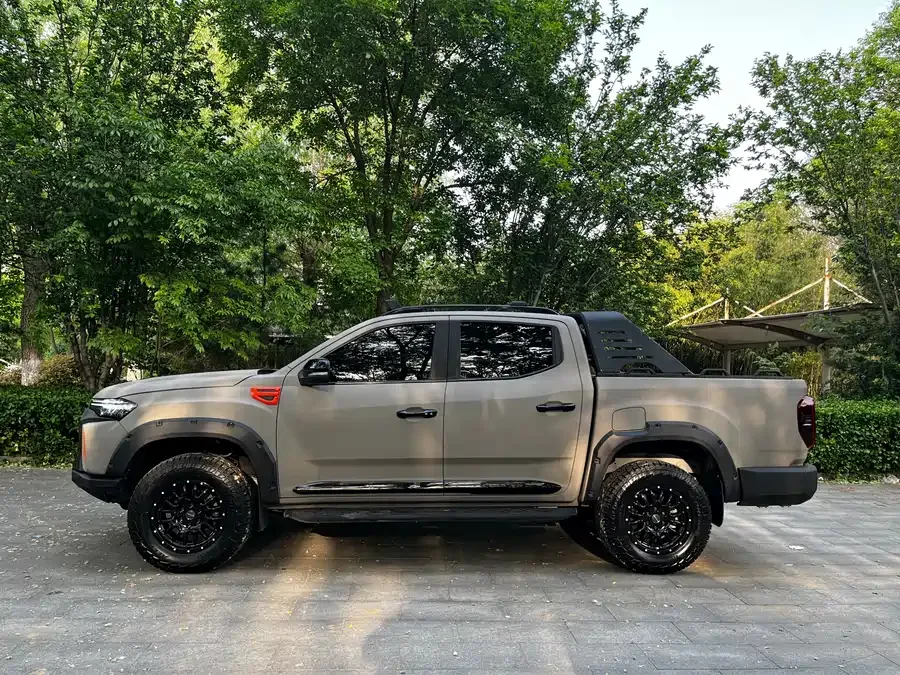 Maxus T90 2022 2.0T Diesel Automatic 4WD SAIC Lamborghini Devil Standard Box 2022 — миниатюра 3