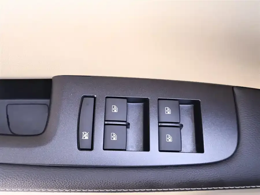 Buick GL8 2023 facelift land business class luxury model 2023 — миниатюра 5