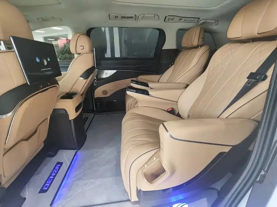 BYD D9 DENZA D9 2024 DM-i 980 4WD Flagship Model 2025 — миниатюра 2