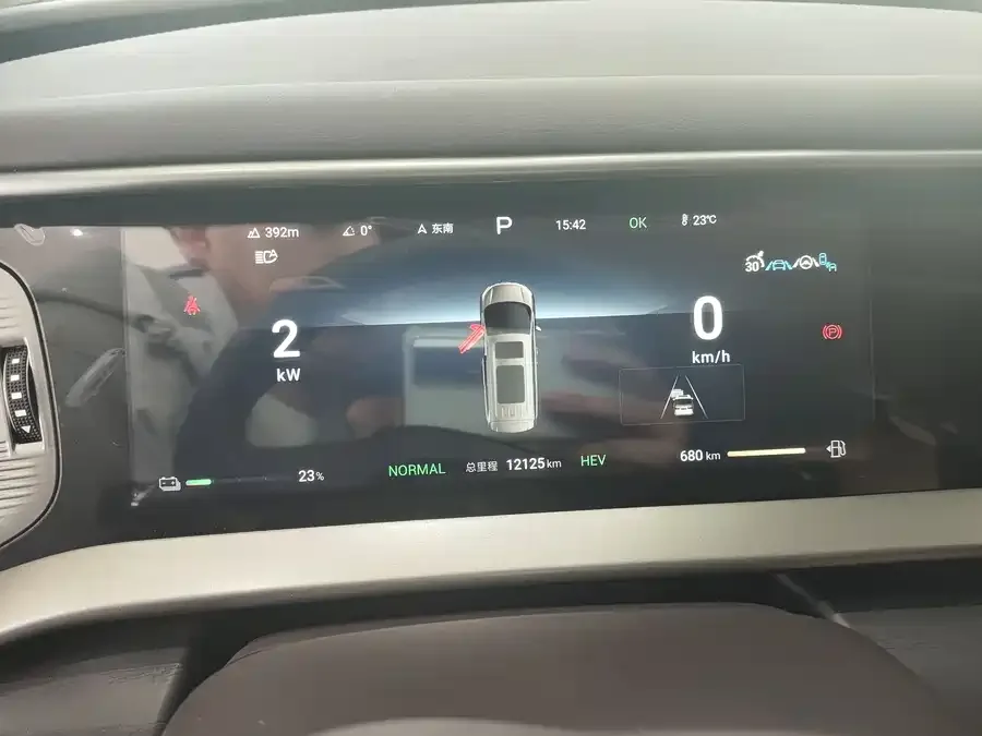 BYD D9 DENZA D9 2024 DM-i 980 4WD Flagship Model 2025 — миниатюра 4