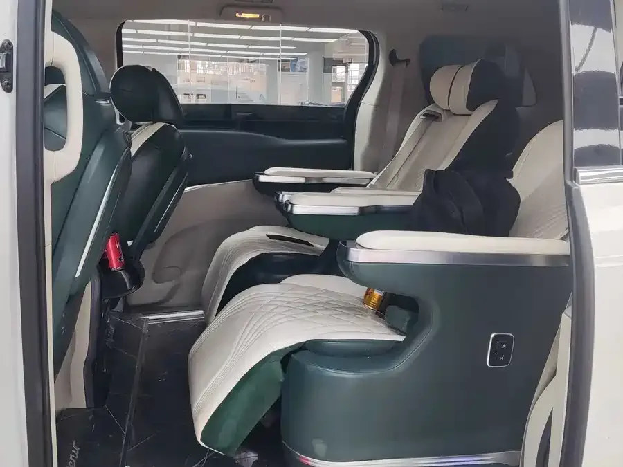 Buick GL8 2023 Land Business Class Comfort Edition 2023 — миниатюра 5