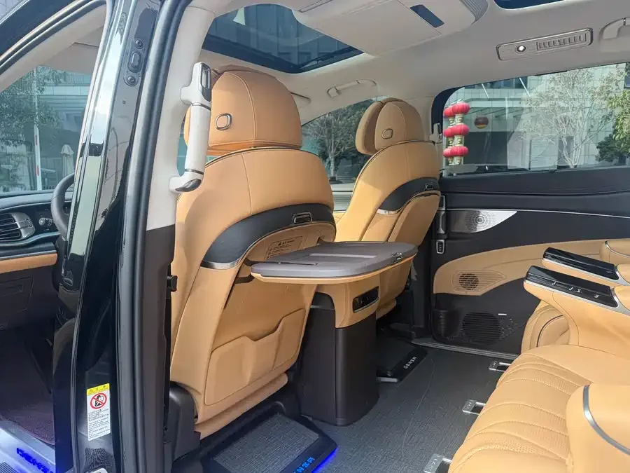 BYD D9 DENZA D9 2024 DM-i 980 4WD Premium Edition 2024 — миниатюра 4