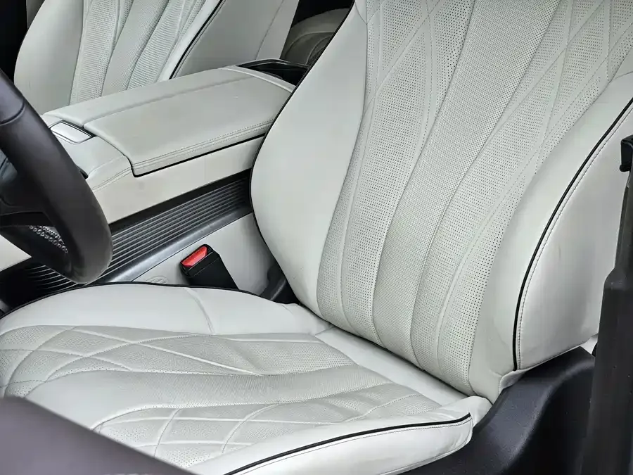 BYD D9 DENZA D9 2024 DM-i 980 4WD Premium Edition 2024 — миниатюра 3