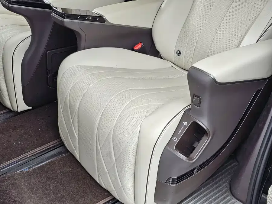 BYD D9 DENZA D9 2024 DM-i 980 4WD Premium Edition 2024 — миниатюра 4