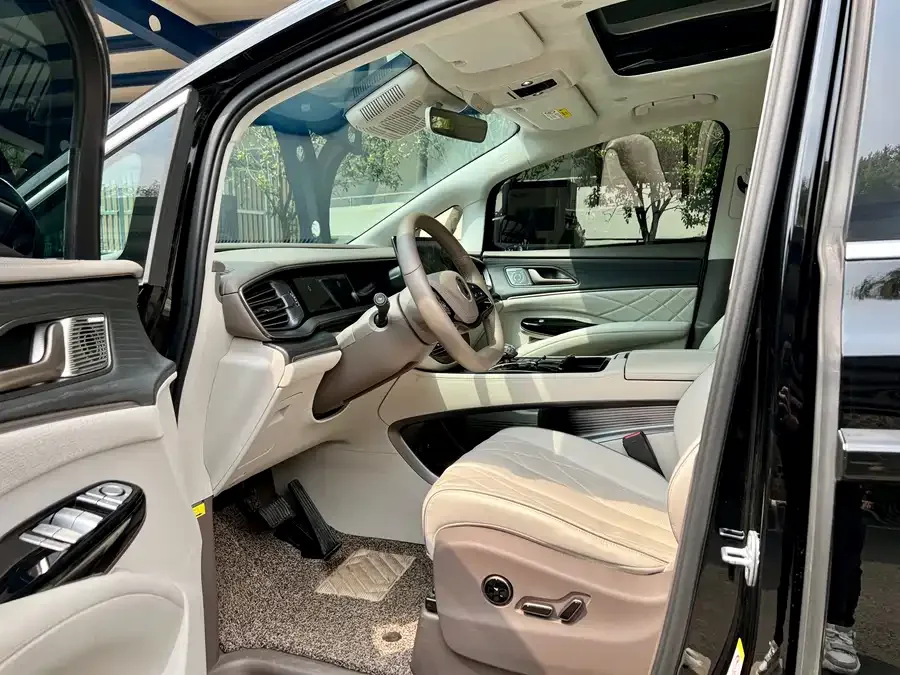 BYD D9 DENZA D9 2024 DM-i 980 4WD Flagship Model 2024 — миниатюра 4