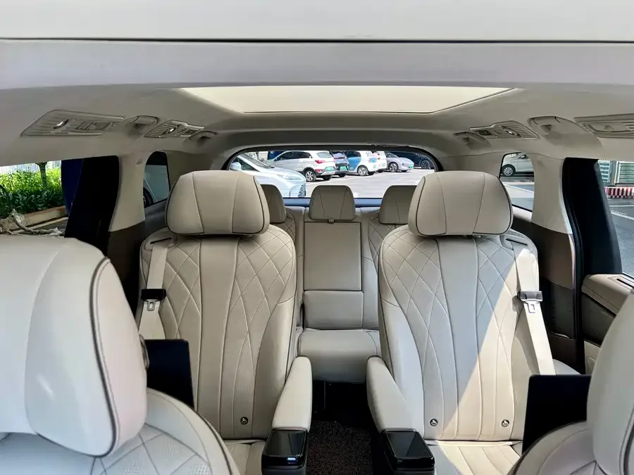 BYD D9 DENZA D9 2024 DM-i 980 4WD Flagship Model 2024 — миниатюра 5
