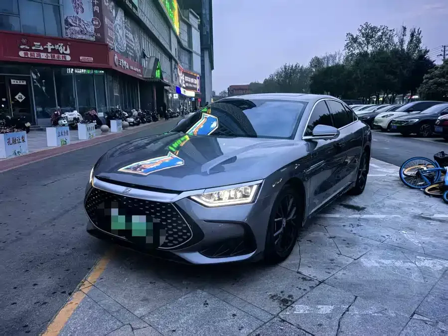 BYD Second-hand Han 2023 DM-i Champion Edition 121KM Premium Edition 2024 — фото 1, купить с доставкой в Москву