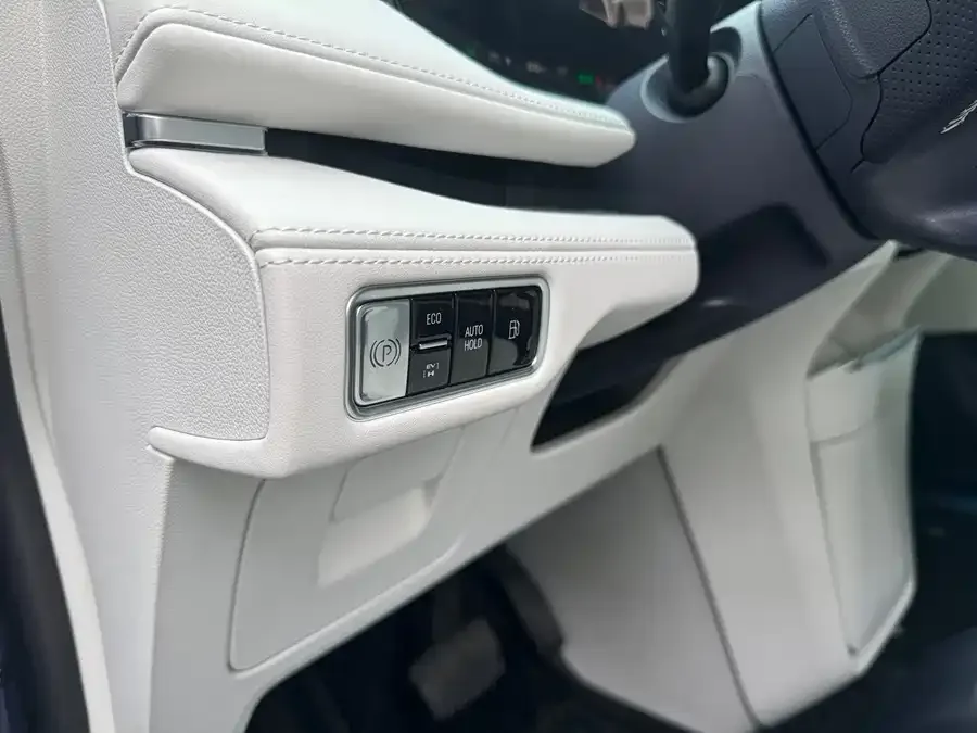 Buick GL8 New Energy Buick GL8 PHEV 2026 Land Cruiser Premium Edition 2025 — миниатюра 3