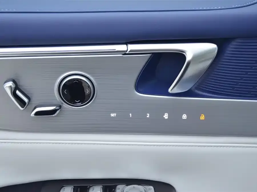 Buick GL8 New Energy 2024 Lu Zun Luxury Edition 7 Seats 2025 — миниатюра 4