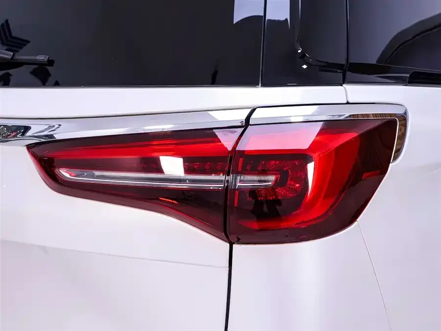 Buick GL8 2023 ES Lu Zun Premium Edition 2023 — миниатюра 3