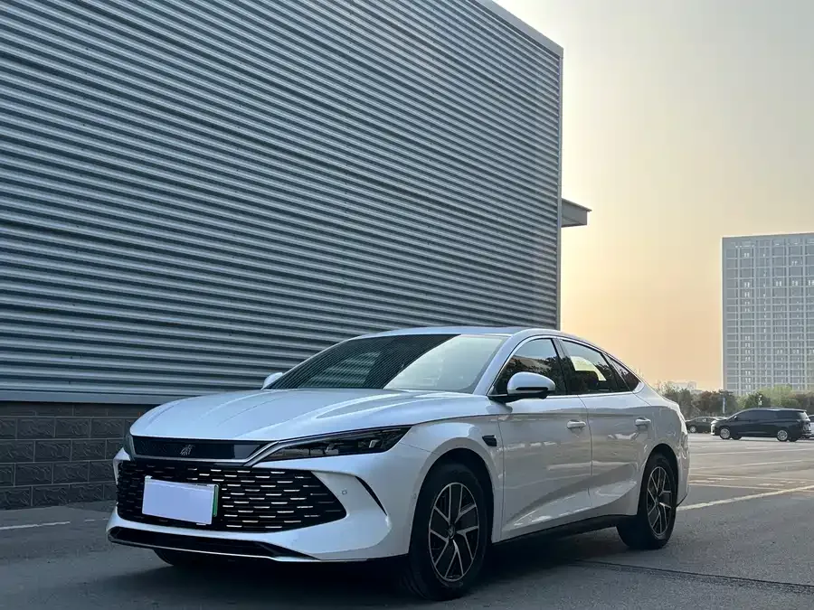 BYD Qin L Qin L 2025 DM-i Intelligent Driving Edition 120KM Beyond Edition 2025 — фото 1, купить с доставкой в Москву
