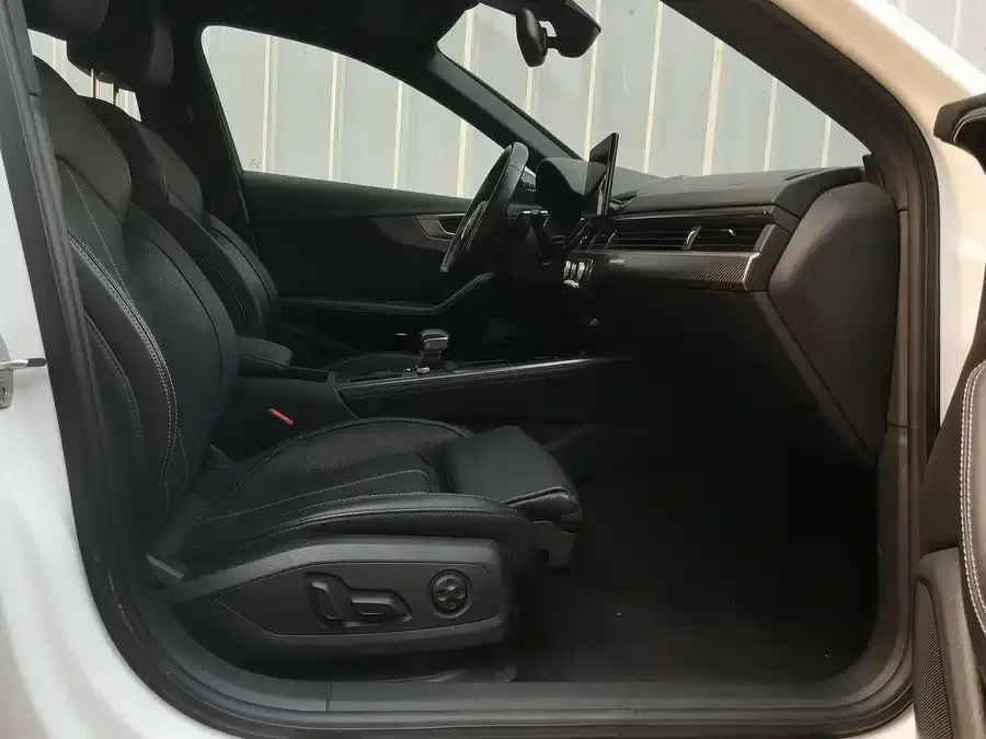 Audi a4 l 2023 40 TFSI quattro luxury and dynamic model 2023 — миниатюра 3