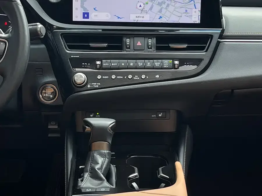 Lexus ES 2023 200 Excellence Edition 2024 — миниатюра 4
