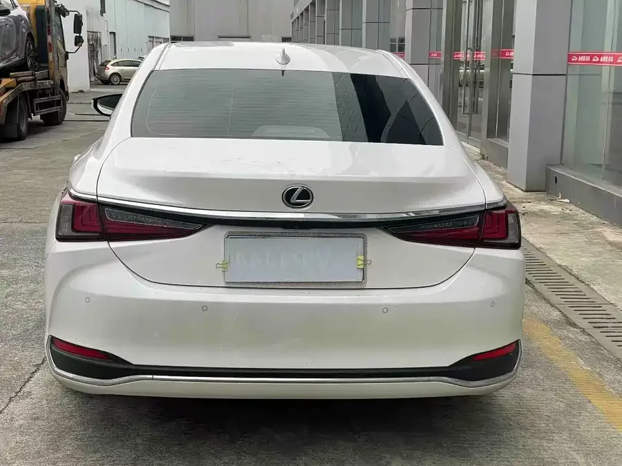 Lexus ES 2021 200 Excellence Edition 2022 — миниатюра 5