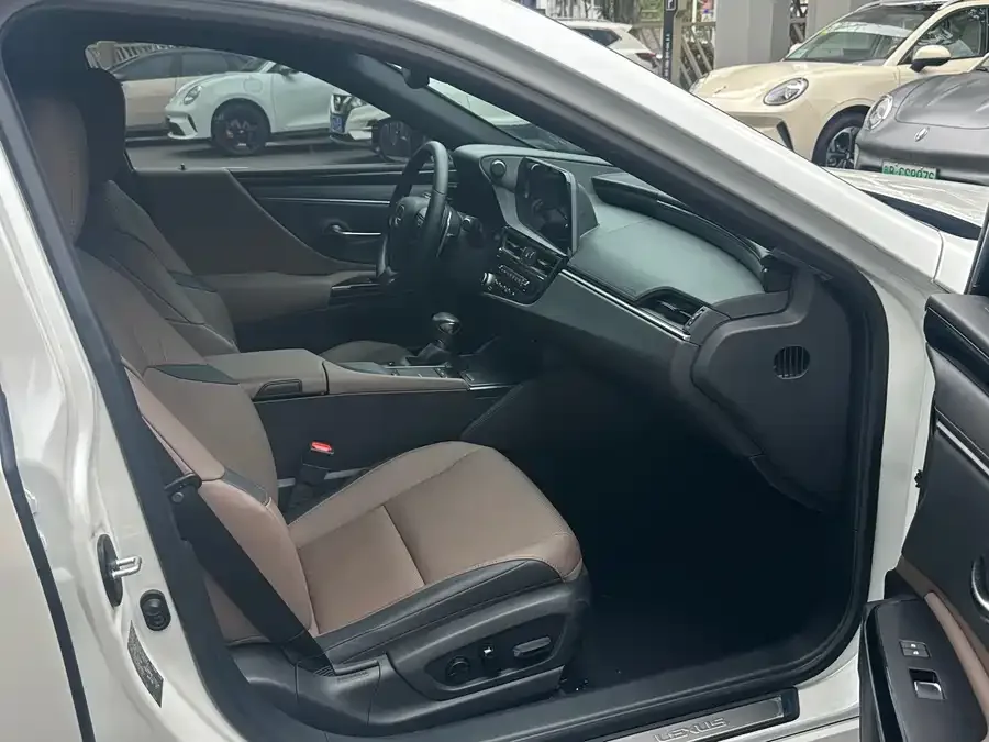 Lexus ES 2021 200 Excellence Edition 2022 — миниатюра 3