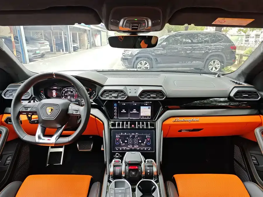 Lamborghini Urus Urus 2021 4.0T V8 2022 — миниатюра 3