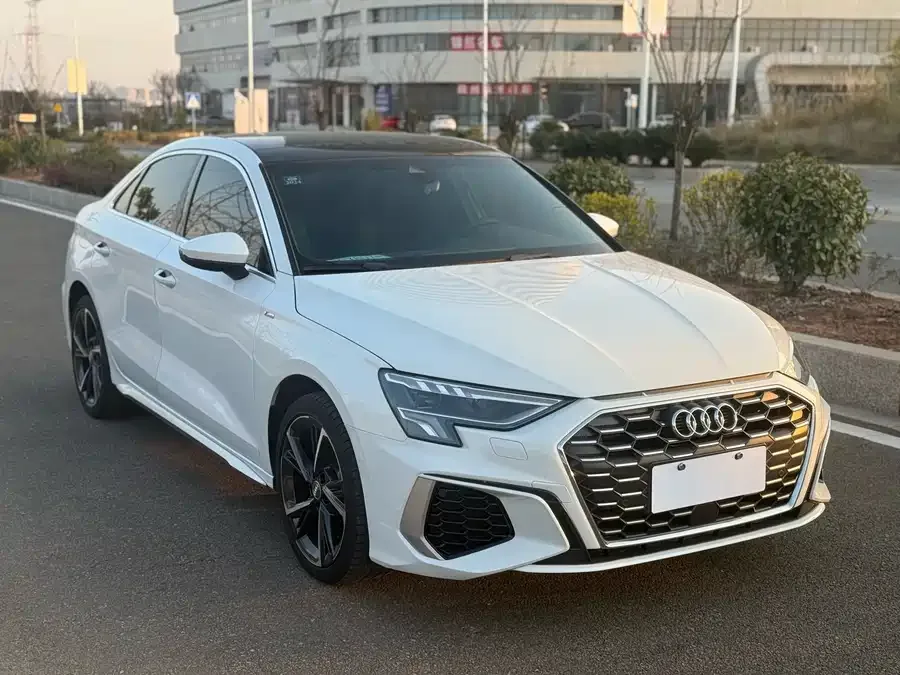 Audi A3 2022 A3L Limousine 35 TFSI aggressive and sporty 2022 — миниатюра 3