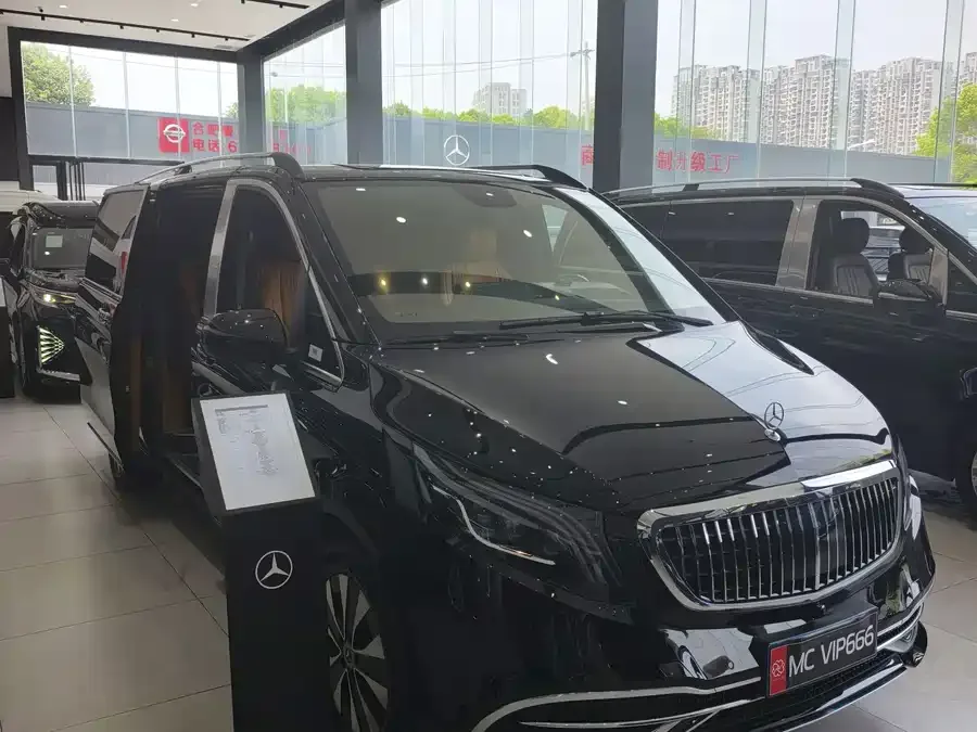 Mercedes-Benz Vito Vito 2023 2.0T Business Edition 7 Seaters 2024 — миниатюра 3