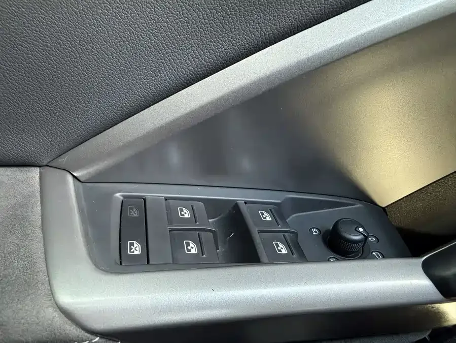 Audi Q3 2022 35 TFSI Fashionable and Dynamic 2022 — миниатюра 4