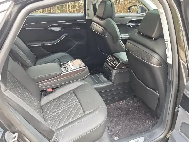 Audi A8 2022 A8L 50 TFSI quattro Comfort Collection Edition 2022 — миниатюра 4