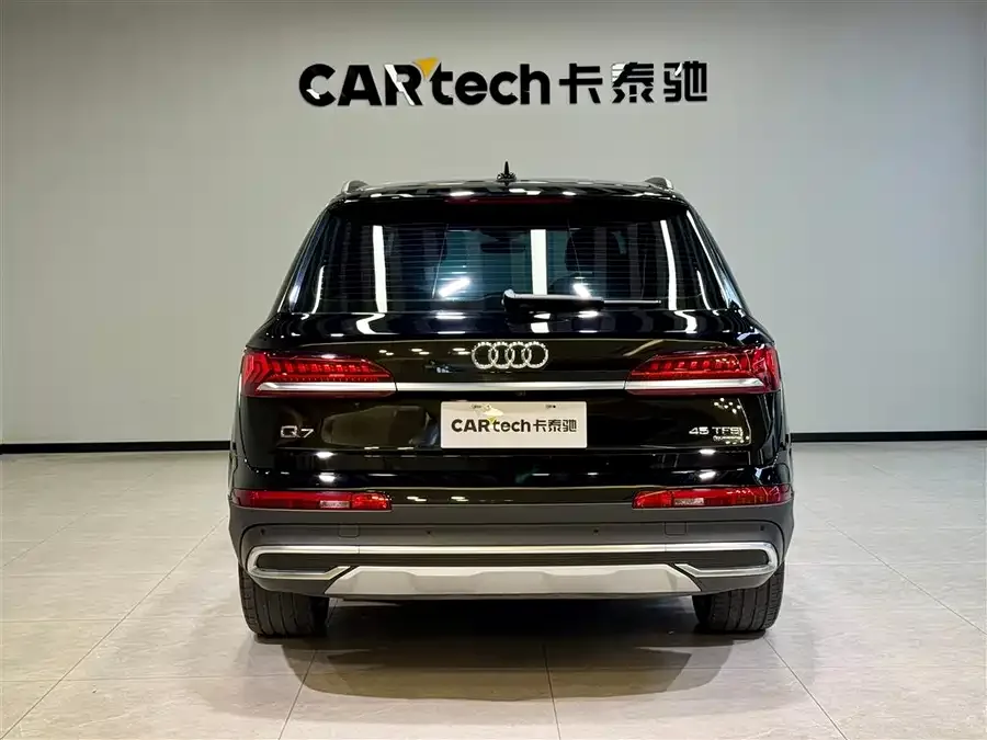 Audi Q7 2021 45 TFSI quattro S line sports model 2022 — миниатюра 2