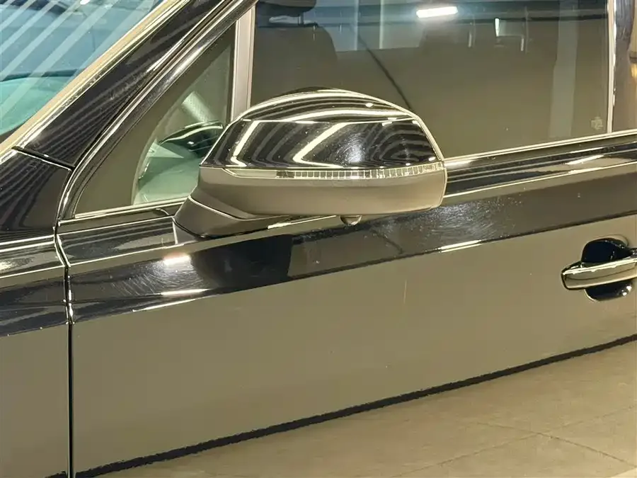 Audi Q7 2021 45 TFSI quattro S line sports model 2022 — миниатюра 4