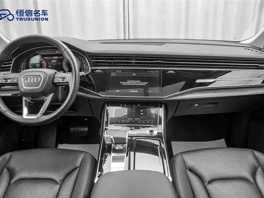 Audi Q7 2022 45 TFSI quattro S line sports model 2023 — миниатюра 4