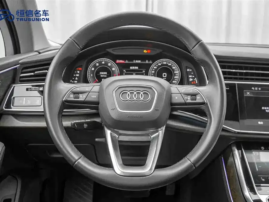 Audi Q7 2022 45 TFSI quattro S line sports model 2023 — миниатюра 5