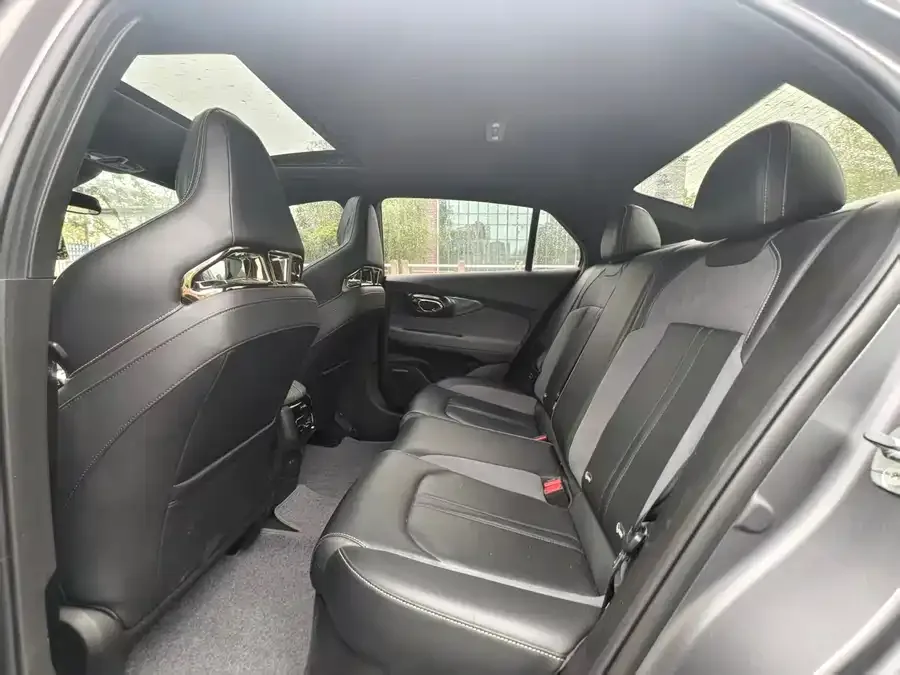 GAC Trumpchi Shadow Leopard Shadow Leopard 2023 400T Automatic R PRO 2023 — миниатюра 3