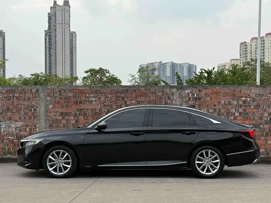 Honda Accord Accord 2022 260TURBO Deluxe Edition 2022 — миниатюра 3