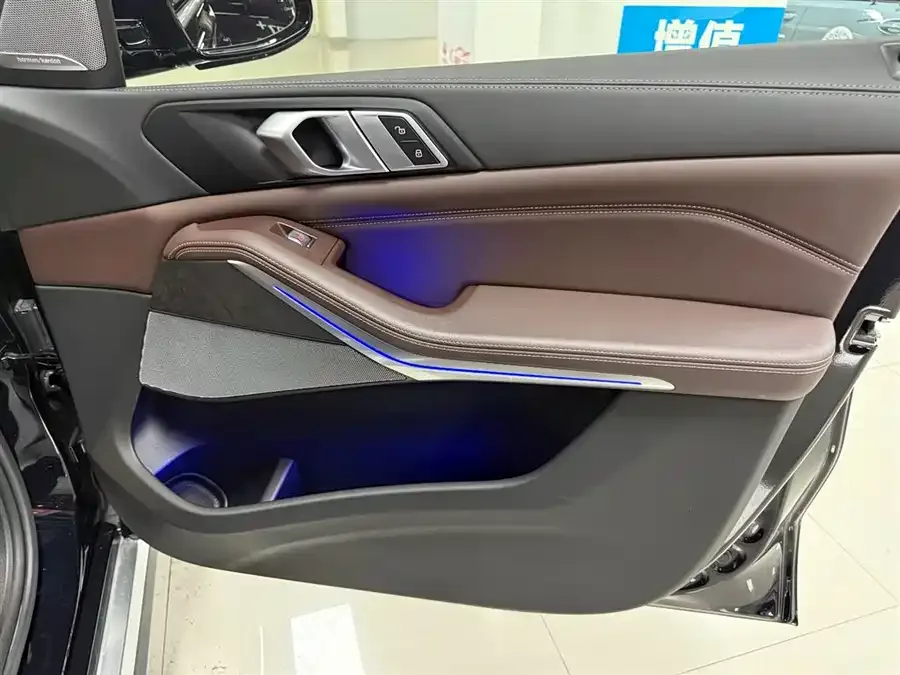 BMW X5 2023 xDrive 30Li Exclusive M Sport Package 2023 — миниатюра 5