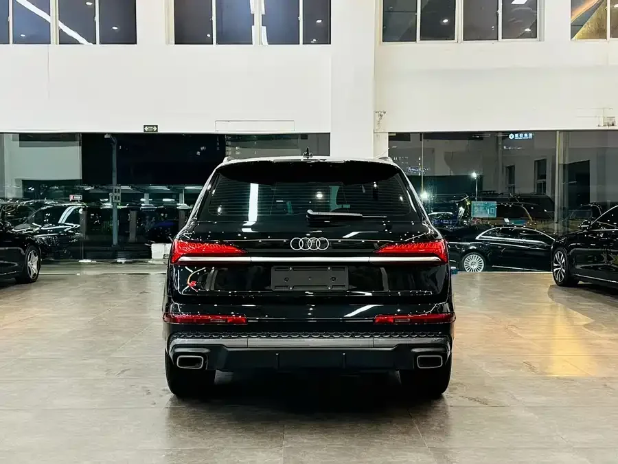 Audi Q7 2025 55 TFSI quattro S line Black Warrior 2024 — миниатюра 2