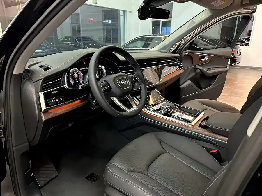 Audi Q7 2025 55 TFSI quattro S line Black Warrior 2024 — миниатюра 3