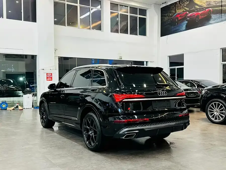 Audi Q7 2025 55 TFSI quattro S line Black Warrior 2024 — миниатюра 4