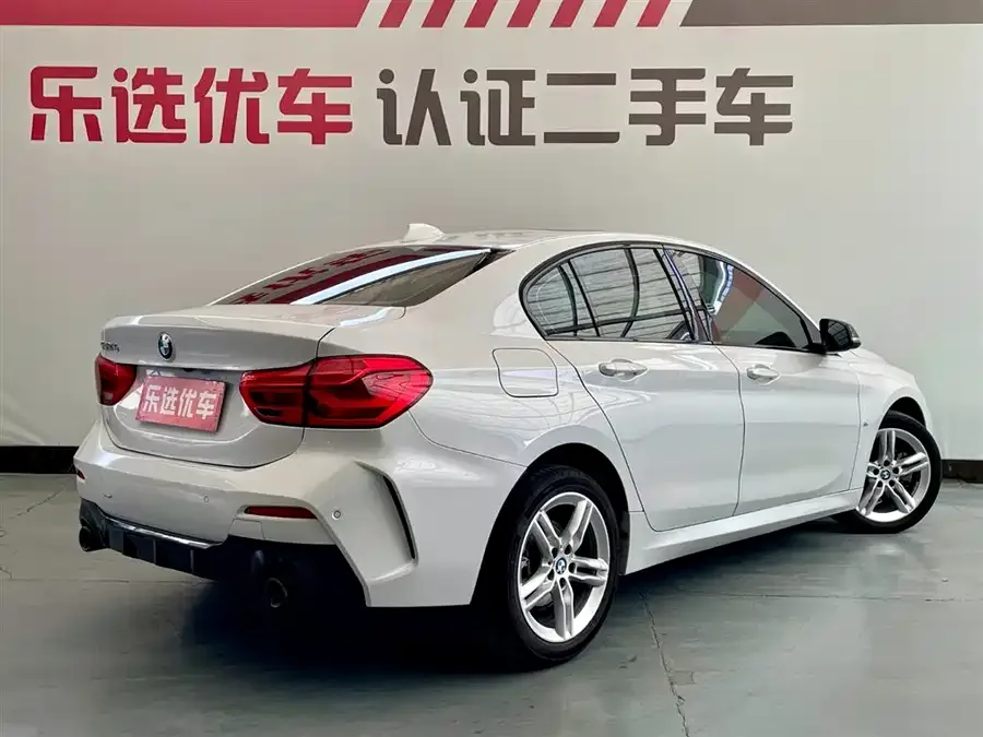 BMW 1 Series BMW 1 Series 2021 120i M Sport Night Edition 2022 — миниатюра 5