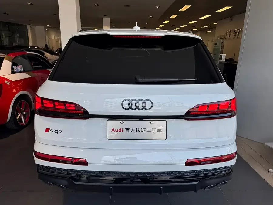 Audi SQ7 2024 4.0 TFSI 2024 — миниатюра 2
